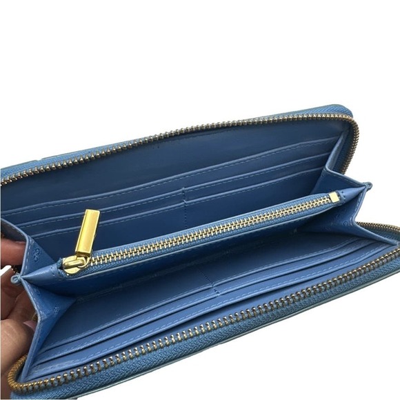 TORY BURCH Blue Patent Leather Zip Around Wallet - Picture 6 of 10